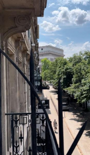 Large Luxury flat next to Champs Elysee